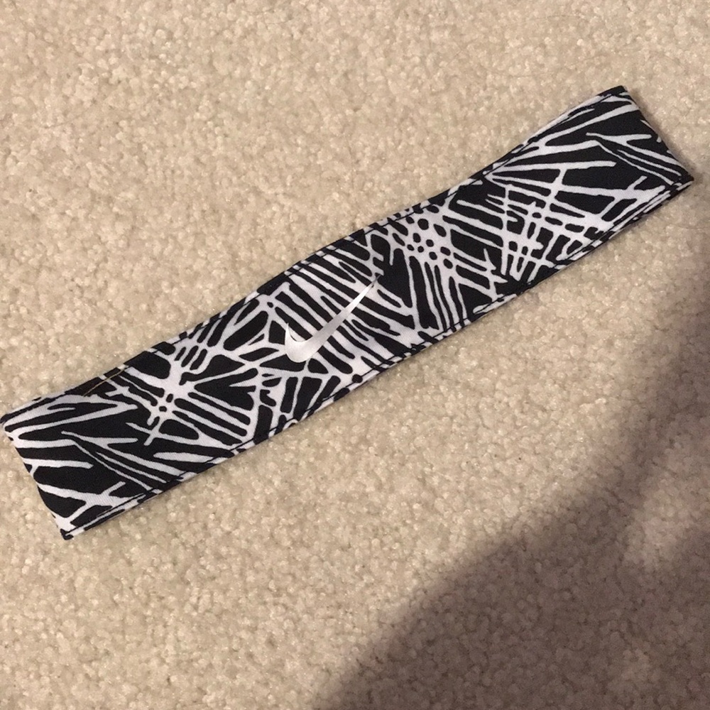 Nike headband